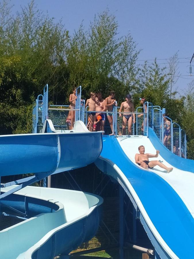 Mobilhome Bien Equipe Et Climatise Mimizan-Plage Екстериор снимка